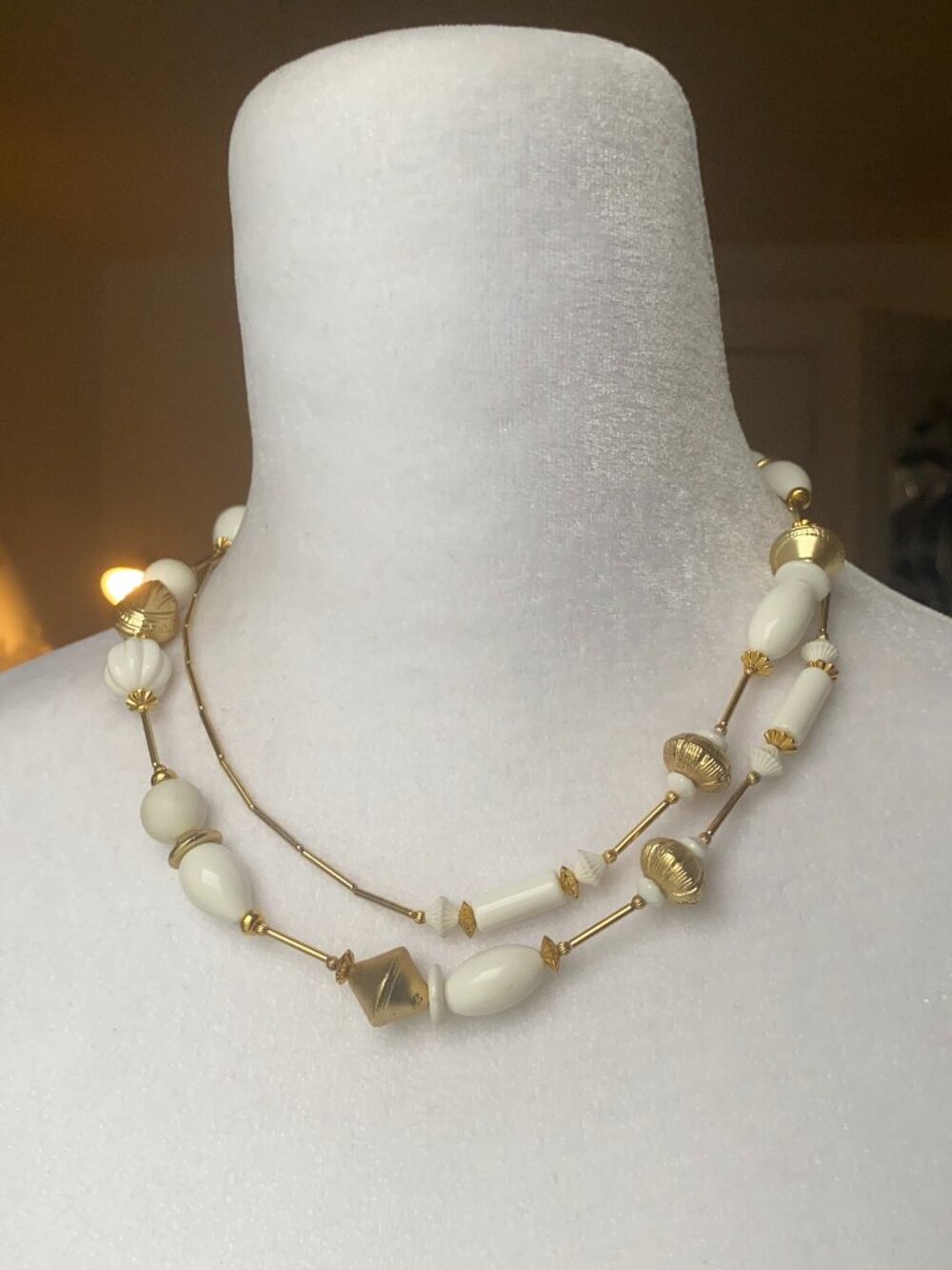 long vintage 80s gold tone faux pearl pearl white graduated beaded necklace 35"